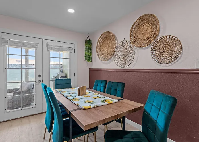 Holiday home Stunning Luxurious 4br Haven Perfect For Families *