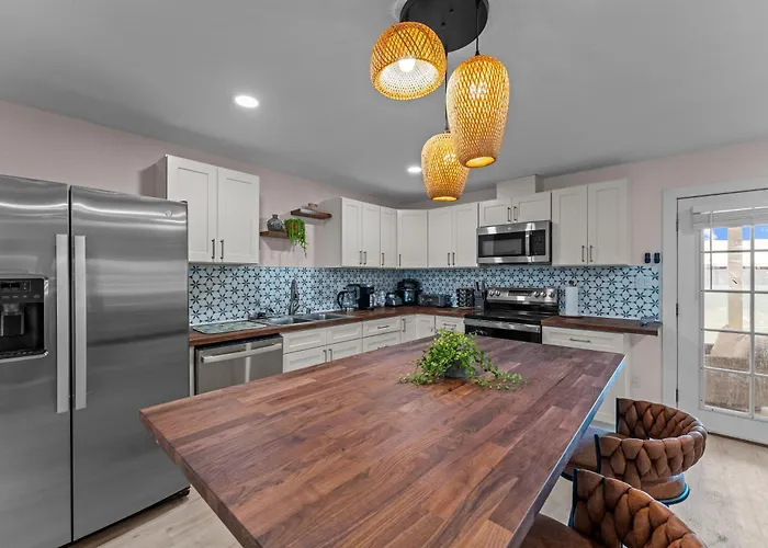 Stunning Luxurious 4br Haven Perfect For Families Phoenix